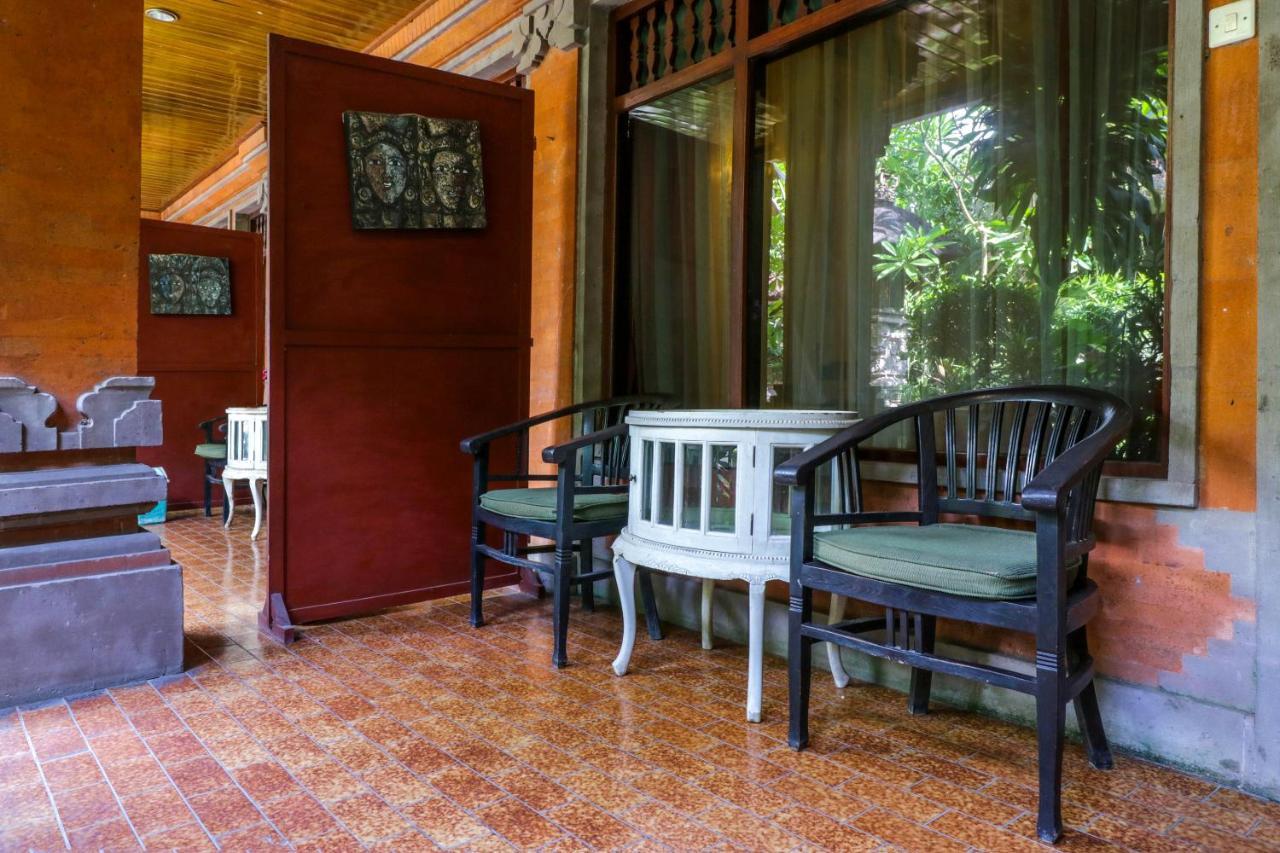 Oyo 1930 Ananda Beach Hotel Санур Экстерьер фото